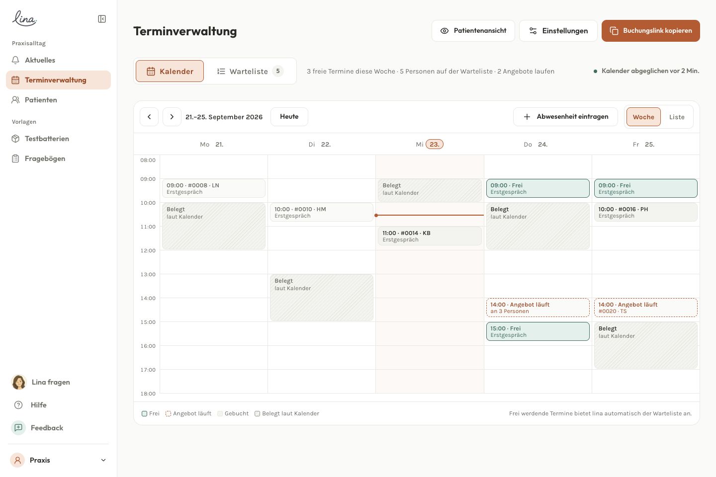 Terminverwaltung mit freigegebenen und gebuchten Zeiten in einer fiktiven Beispielpraxis
